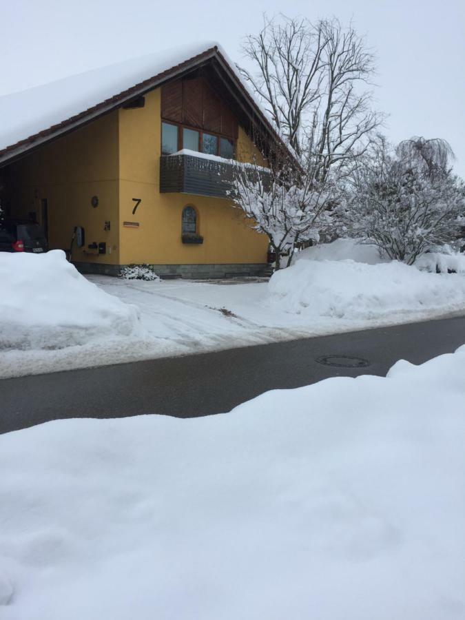 Zimmer In Lautrach Exterior photo